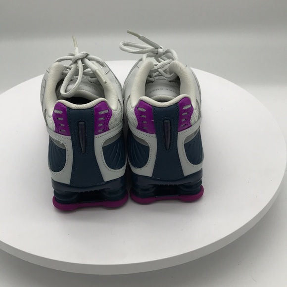 Nike womens  Shox Shocks sneakers size 8.5 US - Picture 4 of 6